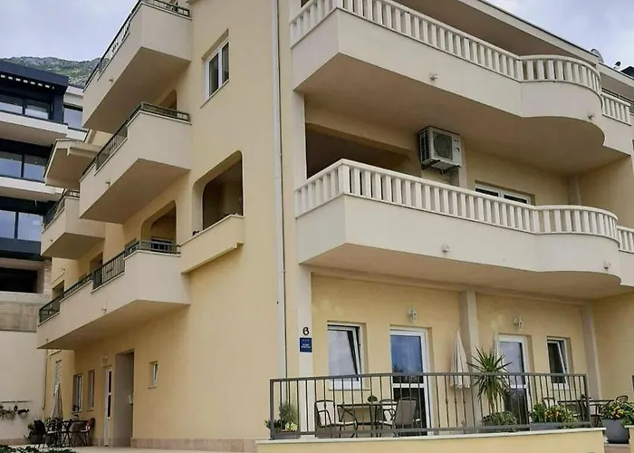 Apartments Akmadzic